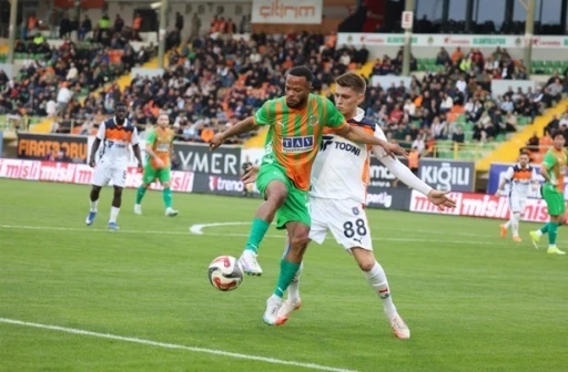Trendyol S&uuml;per Lig: Corendon Alanyaspor: 1 - RAMS Başakşehir: 2 (Ma&ccedil; sonucu)

