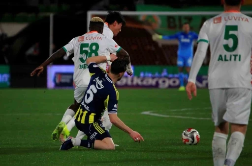 Trendyol S&uuml;per Lig: Corendon Alanyaspor: 2 - Fenerbah&ccedil;e: 1 (Ma&ccedil; devam ediyor)
