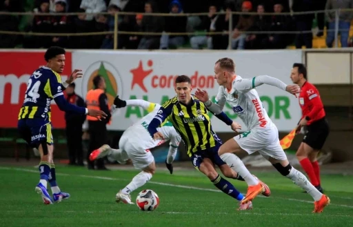 Trendyol S&uuml;per Lig: Corendon Alanyaspor: 2 - Fenerbah&ccedil;e: 3 (Ma&ccedil; sonucu)
