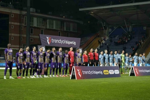 Trendyol Süper Lig: Eyüpspor: 0 - Başakşehir: 0 (Maç devam ediyor)
