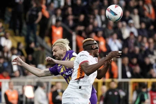 Trendyol Süper Lig: Eyüpspor: 0 - Galatasaray: 1 (İlk yarı)
