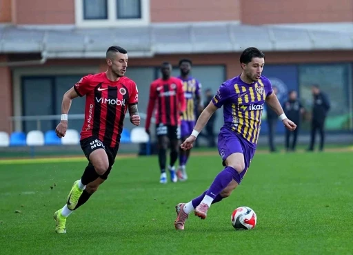 Trendyol S&uuml;per Lig: Ey&uuml;pspor: 0 - Gen&ccedil;lerbirliği: 0 (Ma&ccedil; devam ediyor)
