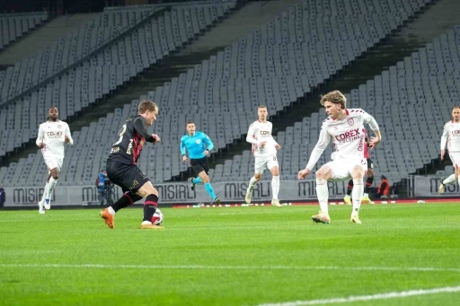 Trendyol S&uuml;per Lig: Fatih Karag&uuml;mr&uuml;k: 0 - Samsunspor: 0 (İlk yarı)
