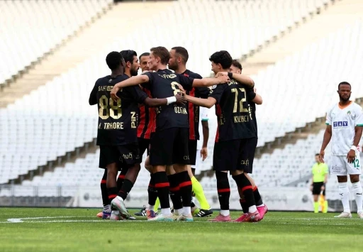 Trendyol S&uuml;per Lig: Fatih Karag&uuml;mr&uuml;k: 2 - Corendon Alanyaspor: 1 (Ma&ccedil; sonucu)
