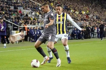 Trendyol Süper Lig: Fenerbahçe: 0 - Fatih Karagümrük: 1 (İlk yarı)

