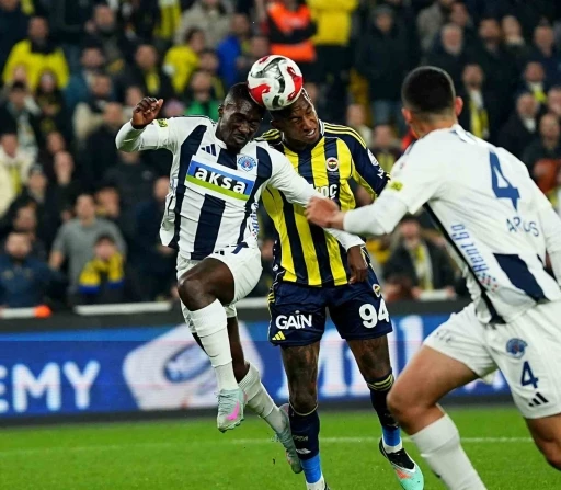 Trendyol S&uuml;per Lig: Fenerbah&ccedil;e: 0 - Kasımpaşa: 0 (İlk yarı)
