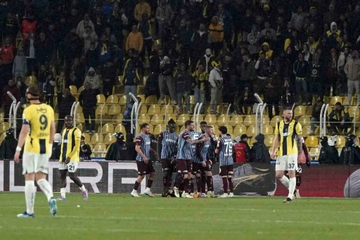 Trendyol Süper Lig: Fenerbahçe: 0 - Trabzonspor: 1 (İlk yarı)
