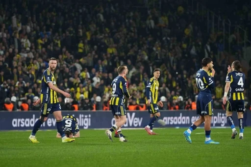 Trendyol S&uuml;per Lig: Fenerbah&ccedil;e: 2 - &Ccedil;aykur Rizespor: 2 (Ma&ccedil; sonucu)
