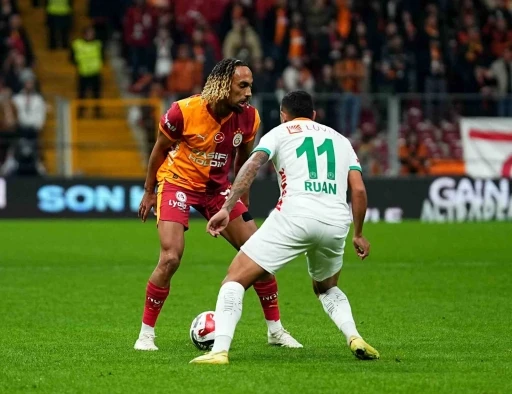 Trendyol S&uuml;per Lig: Galatasaray: 1 - Corendon Alanyaspor: 0 (İlk yarı)
