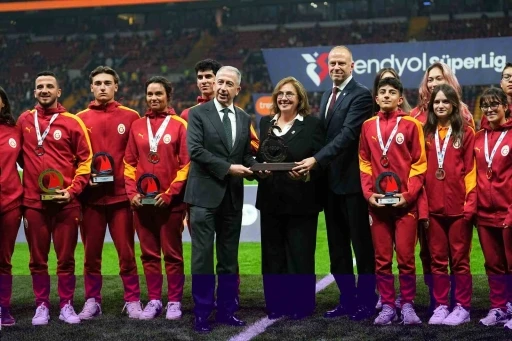 Trendyol S&uuml;per Lig: Galatasaray: 1 - Ey&uuml;pspor: 0 (Ma&ccedil; devam ediyor)
