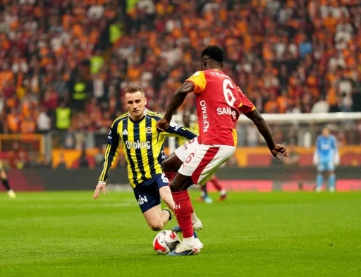Trendyol S&uuml;per Lig: Galatasaray: 1 - Fenerbah&ccedil;e: 0 (İlk yarı)
