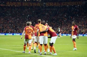 Trendyol Süper Lig: Galatasaray: 2 - Alanyaspor: 0 (İlk yarı)
