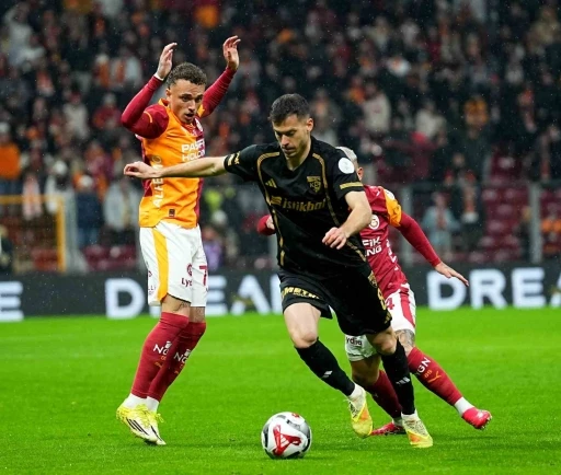 Trendyol S&uuml;per Lig: Galatasaray: 2 - Kayserispor: 0 (İlk yarı)

