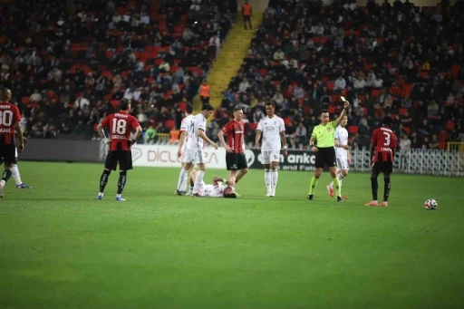 Trendyol S&uuml;per Lig: Gaziantep FK: 0 - Beşiktaş: 2 (İlk yarı)
