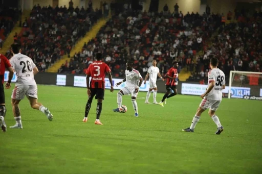 Trendyol S&uuml;per Lig: Gaziantep FK: 0 - Beşiktaş: 2 (Ma&ccedil; devam ediyor)
