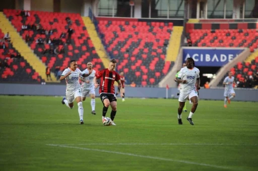 Trendyol S&uuml;per Lig: Gaziantep FK: 0 - Corendon Alanyaspor: 1 (İlk yarı)
