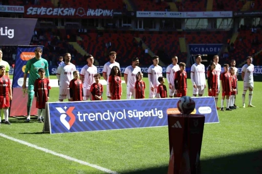 Trendyol S&uuml;per Lig: Gaziantep FK: 0 - Fatih Karag&uuml;mr&uuml;k: 0 (Ma&ccedil; devam ediyor)
