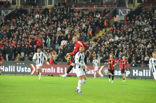 Trendyol S&uuml;per Lig: Gaziantep FK: 0 - Kasımpaşa: 0 (Ma&ccedil; devam ediyor)
