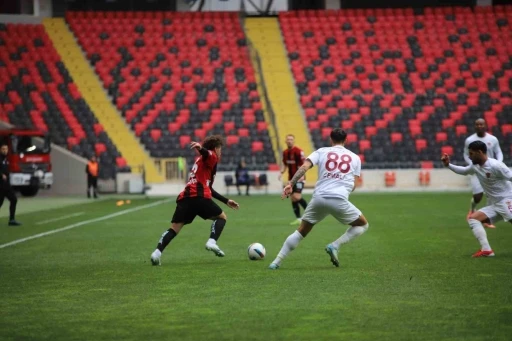 Trendyol Süper Lig: Gaziantep FK: 1 - Atakaş Hatayspor: 1 (İlk yarı)
