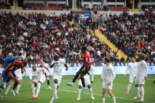 Trendyol Süper Lig: Gaziantep FK: 2 - Atakaş Hatayspor: 1 (Maç sonucu)
