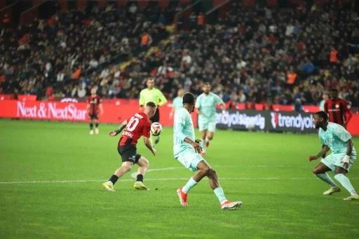 Trendyol S&uuml;per Lig: Gaziantep FK: 2 - Kayserispor: 0 (İlk yarı)

