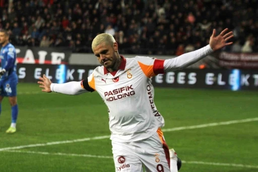 Trendyol S&uuml;per Lig: Gen&ccedil;lerbirliği: 0 - Galatasaray: 1 (Ma&ccedil; devam ediyor)
