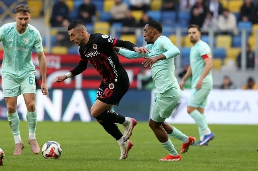 Trendyol S&uuml;per Lig: Gen&ccedil;lerbirliği: 0 - Kayserispor: 0 (Ma&ccedil; sonucu)
