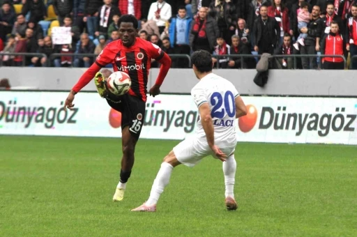 Trendyol S&uuml;per Lig: Gen&ccedil;lerbirliği: 2 - &Ccedil;aykur Rizespor: 0 (İlk yarı)
