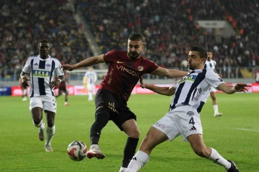 Trendyol S&uuml;per Lig: Gen&ccedil;lerbirliği: 2 - Kasımpaşa: 2 (ilk yarı)
