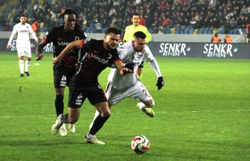 Trendyol S&uuml;per Lig: Gen&ccedil;lerbirliği: 2 - Trabzonspor: 1 (İlk yarı)
