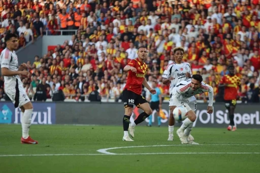 Trendyol Süper Lig: Göztepe: 0 - Beşiktaş: 1 (İlk yarı)
