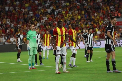 Trendyol Süper Lig: Göztepe: 0 - Beşiktaş: 2 (Maç devam ediyor)
