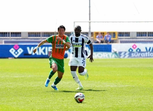 Trendyol S&uuml;per Lig: Kasımpaşa: 0 - Corendon Alanyaspor: 0 (İlk yarı)
