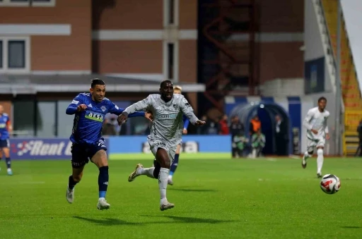 Trendyol S&uuml;per Lig: Kasımpaşa: 1 - Kocaelispor: 1 (İlk yarı)
