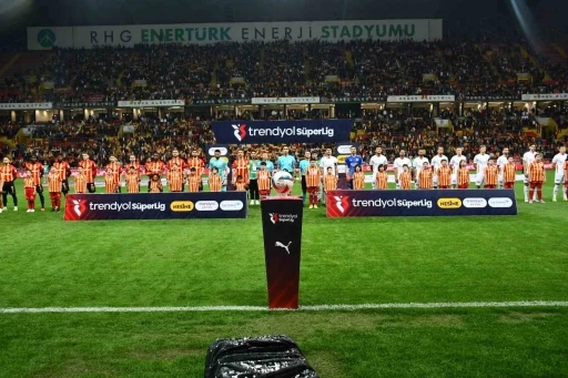 Trendyol Süper Lig: Kayserispor: 2 - Antalyaspor: 1 (İlk yarı)
