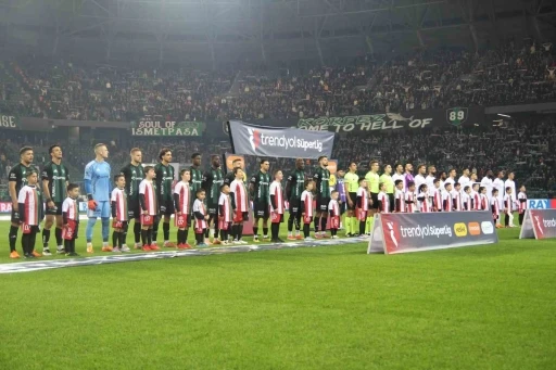 Trendyol S&uuml;per Lig: Kocaelispor: 0 - Antalyaspor: 0 (Ma&ccedil; devam ediyor)
