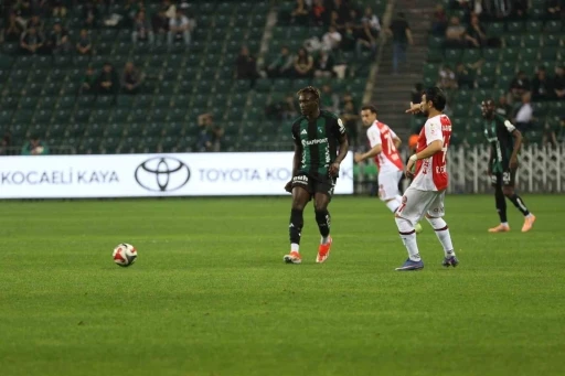 Trendyol S&uuml;per Lig: Kocaelispor: 0 - Fatih Karag&uuml;mr&uuml;k: 0 (Ma&ccedil; devam ediyor)
