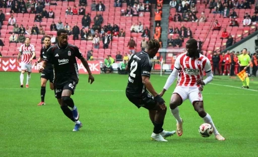 Trendyol S&uuml;per Lig: Samsunspor: 0 - Beşiktaş: 0 (İlk yarı)
