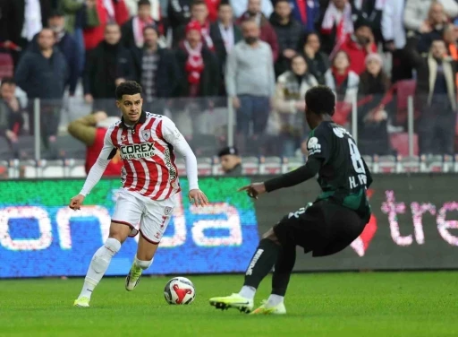 Trendyol S&uuml;per Lig: Samsunspor: 0 - Kocaelispor: 0 (İlk yarı)
