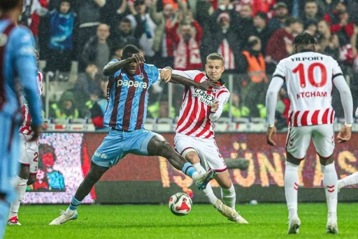 Trendyol S&uuml;per Lig: Samsunspor: 0 - Trabzonspor: 1 (İlk yarı)
