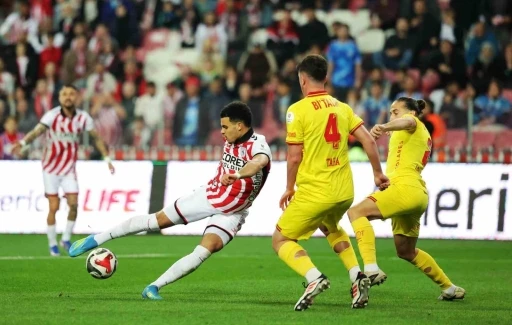 Trendyol S&uuml;per Lig: Samsunspor: 1 - G&ouml;ztepe: 0 (İlk yarı)
