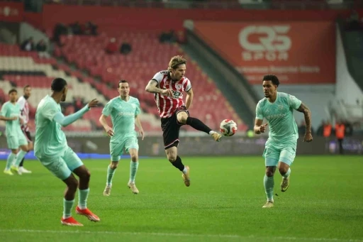 Trendyol S&uuml;per Lig: Samsunspor: 1 - Kayserispor: 0 (İlk yarı)
