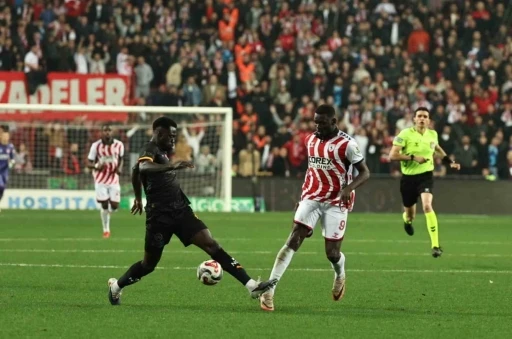 Trendyol S&uuml;per Lig: Samsunspor: 4 - Galatasaray: 1 (Ma&ccedil; sonucu)

