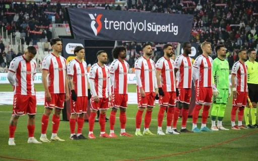 Trendyol Süper Lig: Sivasspor: 0 - Fenerbahçe: 0 (Maç devam ediyor)
