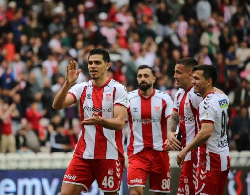 Trendyol Süper Lig: Sivasspor: 5 - Adana Demirspor: 1 (Maç sonucu)
