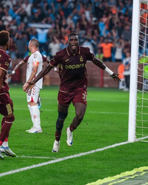Trendyol Süper Lig: Trabzonspor: 1 - Samsunspor: 0 (İlk yarı)
