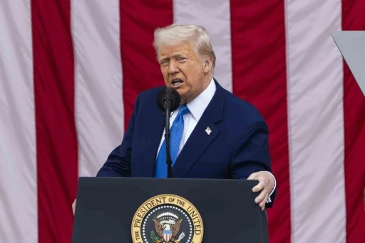 Trump: &quot;Putin ateşle oynuyor&quot;
