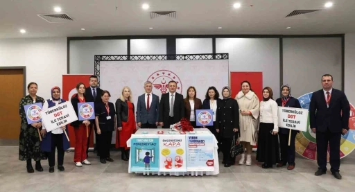 T&uuml;berk&uuml;loza karşı online savaş
