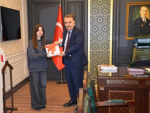 T&Uuml;BİTAK b&ouml;lge şampiyonlarından Kaymakam Odabaş&rsquo;a ziyaret
