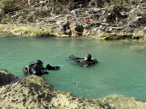 T&uuml;m ekipler seferber oldu, suda kaybolan &ccedil;ocuğu arama &ccedil;alışması s&uuml;r&uuml;yor
